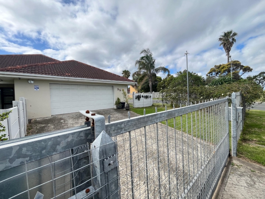 3 Bedroom Property for Sale in Beacon Bay Eastern Cape